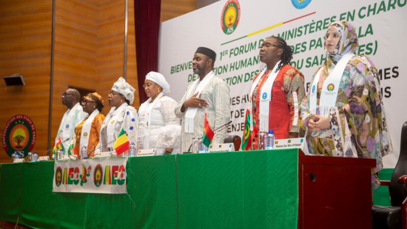 𝐁𝐚𝐦𝐚𝐤𝐨 𝐚𝐜𝐜𝐮𝐞𝐢𝐥𝐥𝐞 𝐥𝐞 𝐩𝐫𝐞𝐦𝐢𝐞𝐫 𝐅𝐨𝐫𝐮𝐦 𝐡𝐮𝐦𝐚𝐧𝐢𝐭𝐚𝐢𝐫𝐞 𝐝𝐞𝐬 𝐦𝐢𝐧𝐢𝐬𝐭𝐫𝐞𝐬 𝐝𝐞 𝐥’𝐀𝐄𝐒 :