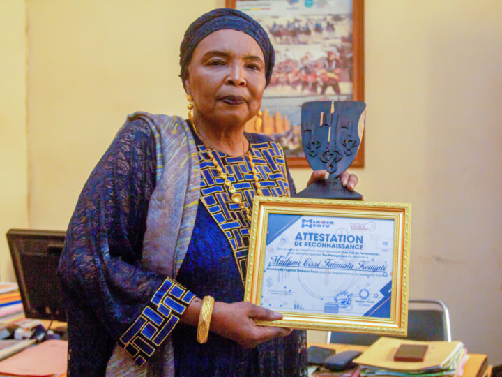 DISTINCTION :    Mme Cissé Fatimata Kouyaté honorée du trophée TOP MANAGEMENT 
