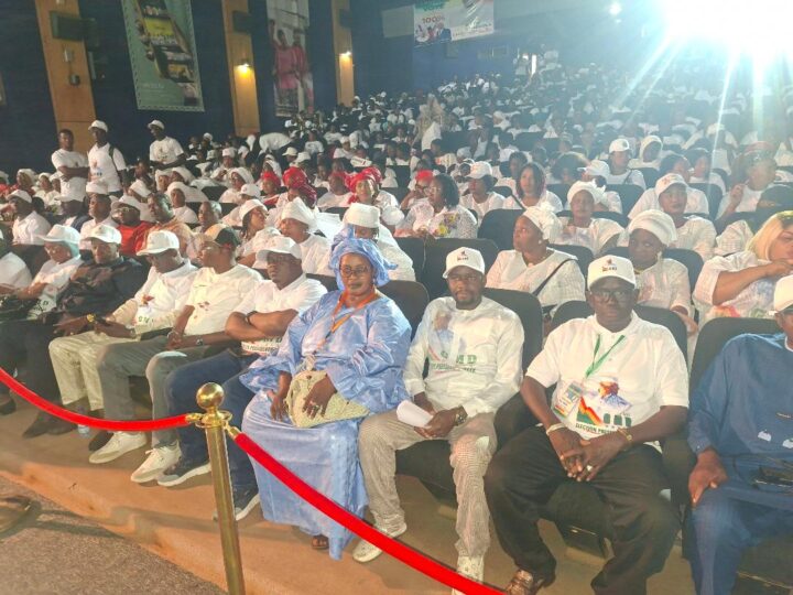 La communauté guinéenne vivant au Mali : clôture de la campagne de Mamadi Doumbia au Cinéma Babemba dans une forte mobilisation