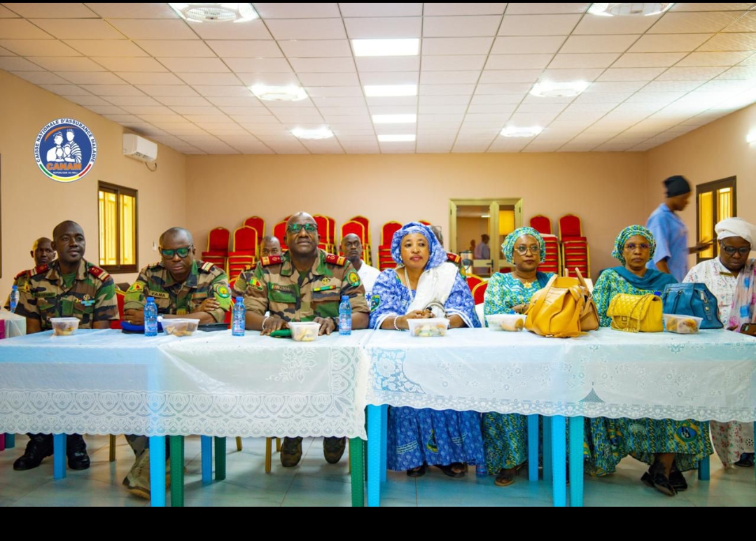 RAMU et lutte contre la fraude : les femmes de la CANAM sensibilisent les médecins-militaires à Kati